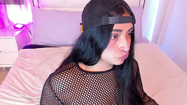 Snapshot of Kirara_22 chatting on November 7, 2025, 8:13 pm Kirara 22 online show from November 7, 2025, 8:13 pm