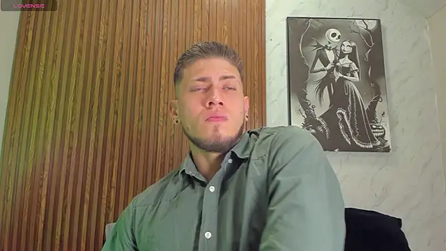 Snapshot of SebastianMaximoff chatting on December 2, 2025, 7:26 pm SebastianMaximoff online show from December 2, 2025, 7:26 pm