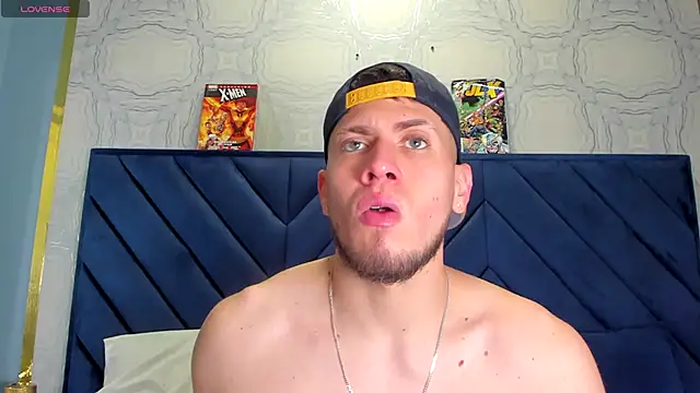 Snapshot of SebastianMaximoff chatting on November 19, 2025, 7:03 pm SebastianMaximoff online show from November 19, 2025, 7:03 pm