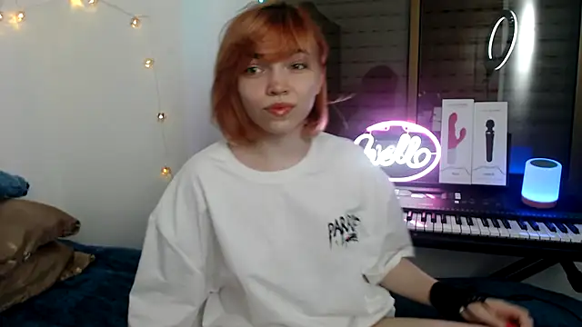 Snapshot of olivka-flower chatting on August 4, 2026, 8:35 pm olivka-flower online show from August 4, 2026, 8:35 pm