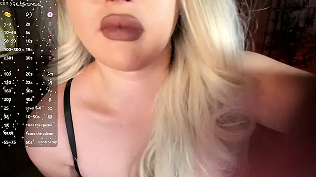 Snapshot of Miss_mariahmonroe chatting on November 7, 2025, 5:39 pm Miss mariahmonroe online show from November 7, 2025, 5:39 pm