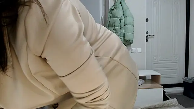 Snapshot of increible_della chatting on February 6, 2026, 2:24 pm increible della online show from February 6, 2026, 2:24 pm