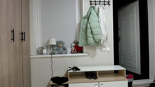 Snapshot of increible_della chatting on February 10, 2026, 7:57 pm increible della online show from February 10, 2026, 7:57 pm