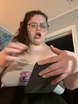ItsBunniBabe online show from June 22, 2026, 1:44 am