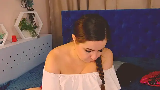Riisse online show from February 25, 2025, 6:12 pm