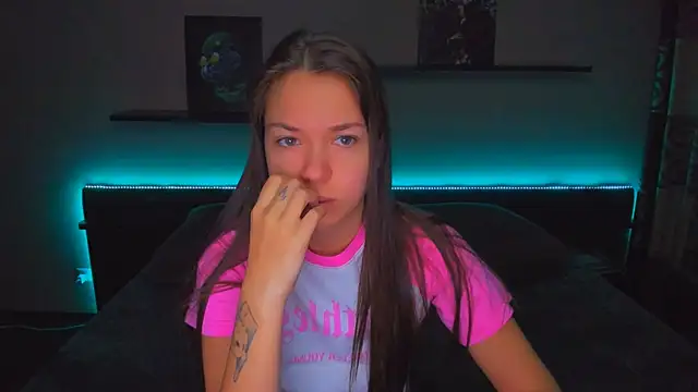 Snapshot of AlexaBarkley chatting on November 5, 2025, 12:14 am AlexaBarkley online show from November 5, 2025, 12:14 am