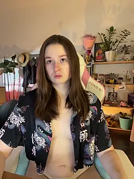 Snapshot of sweetest_pie chatting on November 22, 2025, 7:13 pm sweetest pie online show from November 22, 2025, 7:13 pm