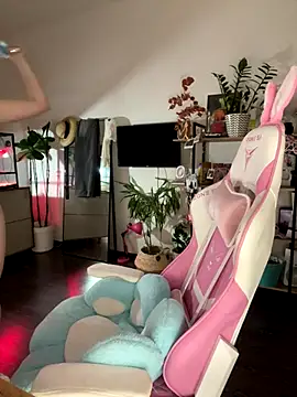 Snapshot of sweetest_pie chatting on October 23, 2025, 4:49 pm sweetest pie online show from October 23, 2025, 4:49 pm