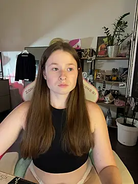 Snapshot of sweetest_pie chatting on July 12, 2026, 8:20 pm sweetest pie online show from July 12, 2026, 8:20 pm