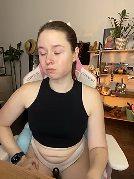 Snapshot of sweetest_pie chatting on November 8, 2025, 9:51 pm sweetest pie online show from November 8, 2025, 9:51 pm