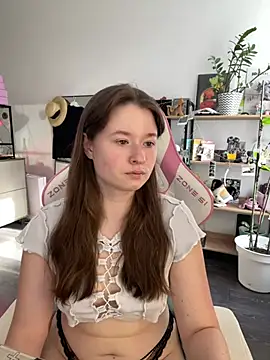 Snapshot of sweetest_pie chatting on June 28, 2026, 5:25 am sweetest pie online show from June 28, 2026, 5:25 am
