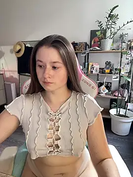 Snapshot of sweetest_pie chatting on July 1, 2026, 2:50 pm sweetest pie online show from July 1, 2026, 2:50 pm