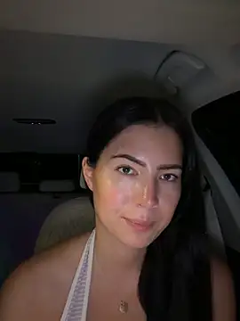 Snapshot of clairewntr chatting on November 4, 2025, 9:18 pm clairewntr online show from November 4, 2025, 9:18 pm