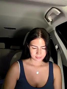 Snapshot of clairewntr chatting on October 23, 2025, 6:28 pm clairewntr online show from October 23, 2025, 6:28 pm