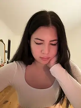 clairewntr online show from January 15, 2025, 8:05 pm