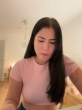 clairewntr online show from January 26, 2025, 6:37 pm