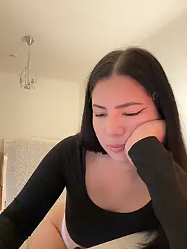 clairewntr online show from January 20, 2025, 9:22 pm