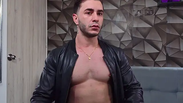 Snapshot of Latino_stud4u chatting on April 24, 2026, 4:09 pm Latino stud4u online show from April 24, 2026, 4:09 pm