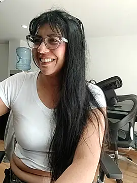 Snapshot of aisha_latina chatting on November 21, 2025, 2:49 pm aisha latina online show from November 21, 2025, 2:49 pm