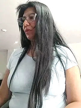 Snapshot of aisha_latina chatting on October 16, 2025, 3:09 pm aisha latina online show from October 16, 2025, 3:09 pm