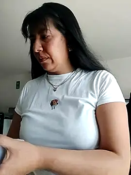 Snapshot of aisha_latina chatting on November 12, 2025, 2:54 pm aisha latina online show from November 12, 2025, 2:54 pm