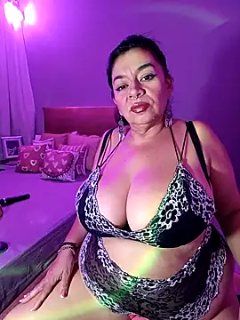 karlablue  online show from May 9, 2026, 8:01 pm