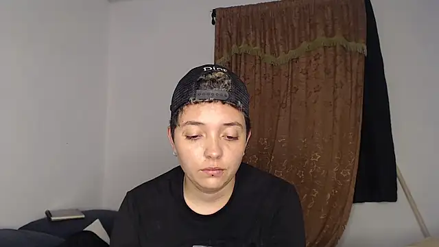 kathy luisa online show from April 30, 2026, 11:42 pm