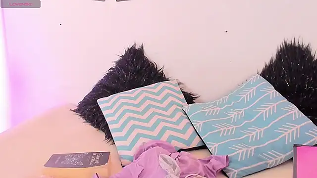 Snapshot of SophieRossi chatting on October 28, 2025, 12:48 pm SophieRossi online show from October 28, 2025, 12:48 pm