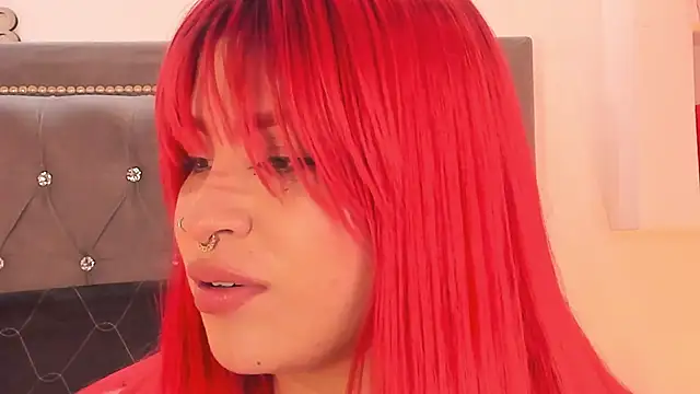 Snapshot of SophieRossi chatting on December 4, 2025, 10:36 am SophieRossi online show from December 4, 2025, 10:36 am