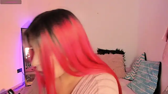 Snapshot of SophieRossi chatting on November 5, 2025, 4:04 am SophieRossi online show from November 5, 2025, 4:04 am