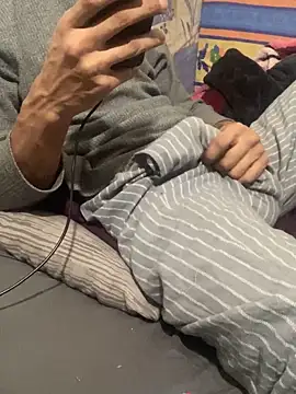 Snapshot of Kize69 chatting on February 6, 2025, 6:02 pm Kize69 online show from February 6, 2025, 6:02 pm