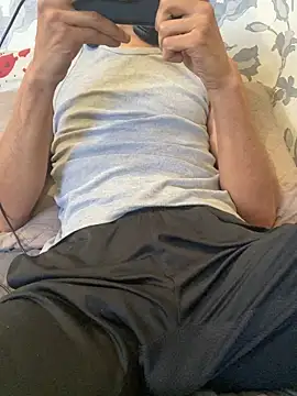 Snapshot of Kize69 chatting on February 14, 2025, 2:33 pm Kize69 online show from February 14, 2025, 2:33 pm