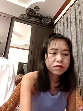 Snapshot of Little_suzy5 chatting on November 3, 2025, 7:17 pm Little suzy5 online show from November 3, 2025, 7:17 pm