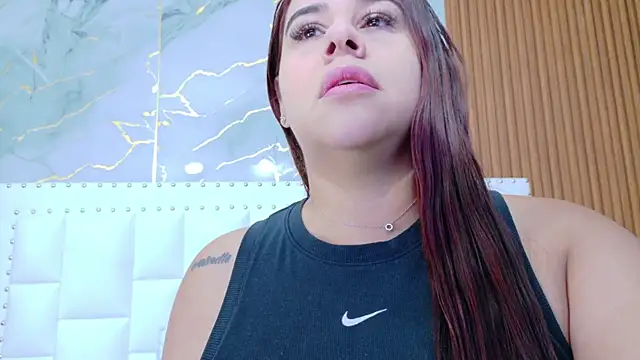 Snapshot of IrresistibleMilf chatting on October 17, 2025, 12:18 pm IrresistibleMilf online show from October 17, 2025, 12:18 pm