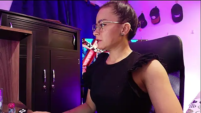 MistressSlut1 online show from December 20, 2025, 11:46 am