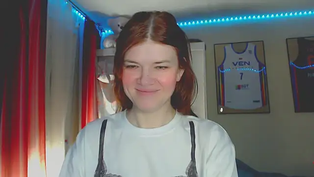 Snapshot of Klementa chatting on July 6, 2026, 6:43 pm Klementa online show from July 6, 2026, 6:43 pm