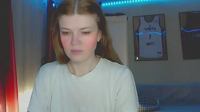 Snapshot of Klementa chatting on August 1, 2026, 7:01 pm Klementa online show from August 1, 2026, 7:01 pm