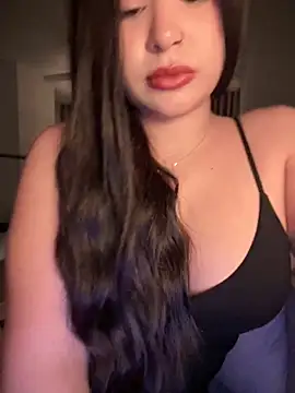 Snapshot of bella_parisi chatting on February 28, 2026, 5:29 am bella parisi online show from February 28, 2026, 5:29 am