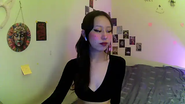 hazelseason online show from November 30, 2025, 1:45 pm