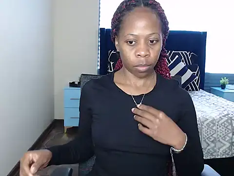 Snapshot of QUEENMANDYY chatting on June 18, 2026, 9:25 am QUEENMANDYY online show from June 18, 2026, 9:25 am