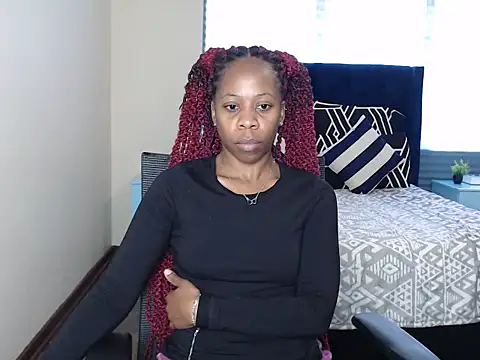 Snapshot of QUEENMANDYY chatting on June 18, 2026, 6:12 am QUEENMANDYY online show from June 18, 2026, 6:12 am