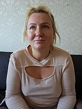 Snapshot of Marushka chatting on October 1, 2025, 9:25 am Marushka online show from October 1, 2025, 9:25 am