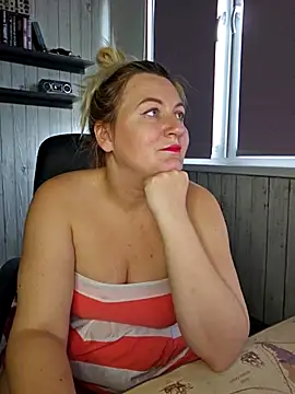 Snapshot of Marushka chatting on October 31, 2025, 9:50 am Marushka online show from October 31, 2025, 9:50 am