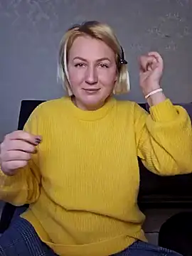 Snapshot of Marushka chatting on January 2, 2025, 2:13 pm Marushka online show from January 2, 2025, 2:13 pm