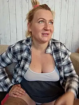 Snapshot of Marushka chatting on September 27, 2025, 7:03 am Marushka online show from September 27, 2025, 7:03 am