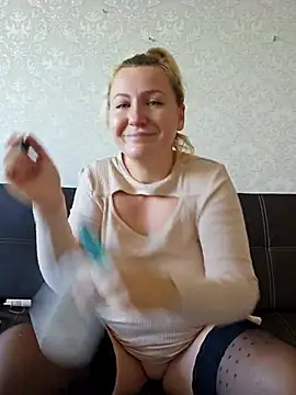 Snapshot of Marushka chatting on October 2, 2025, 6:06 am Marushka online show from October 2, 2025, 6:06 am