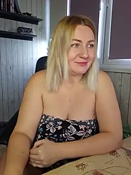 Snapshot of Marushka chatting on November 28, 2025, 8:36 am Marushka online show from November 28, 2025, 8:36 am