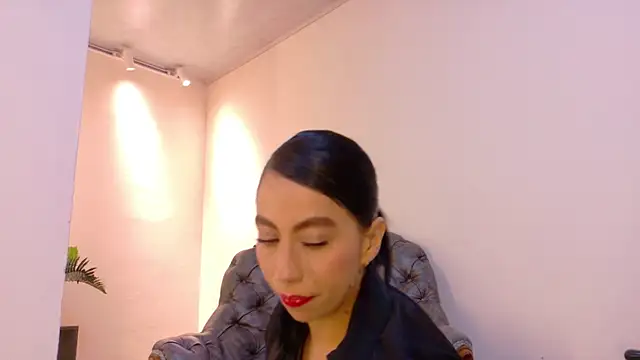 Snapshot of niky_smit chatting on October 13, 2025, 11:01 am niky smit online show from October 13, 2025, 11:01 am