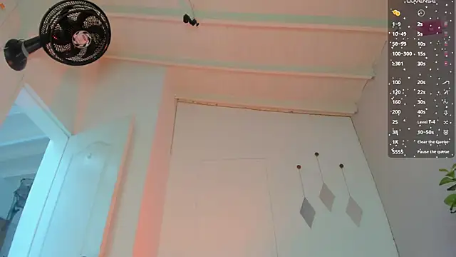 Snapshot of swt-booty chatting on October 28, 2025, 6:18 pm swt-booty online show from October 28, 2025, 6:18 pm