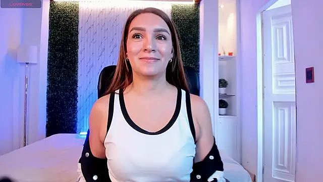 miataylorr1 online show from October 12, 2025, 12:06 pm